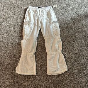 white aeropostale parachute cargo pants (size xs)
